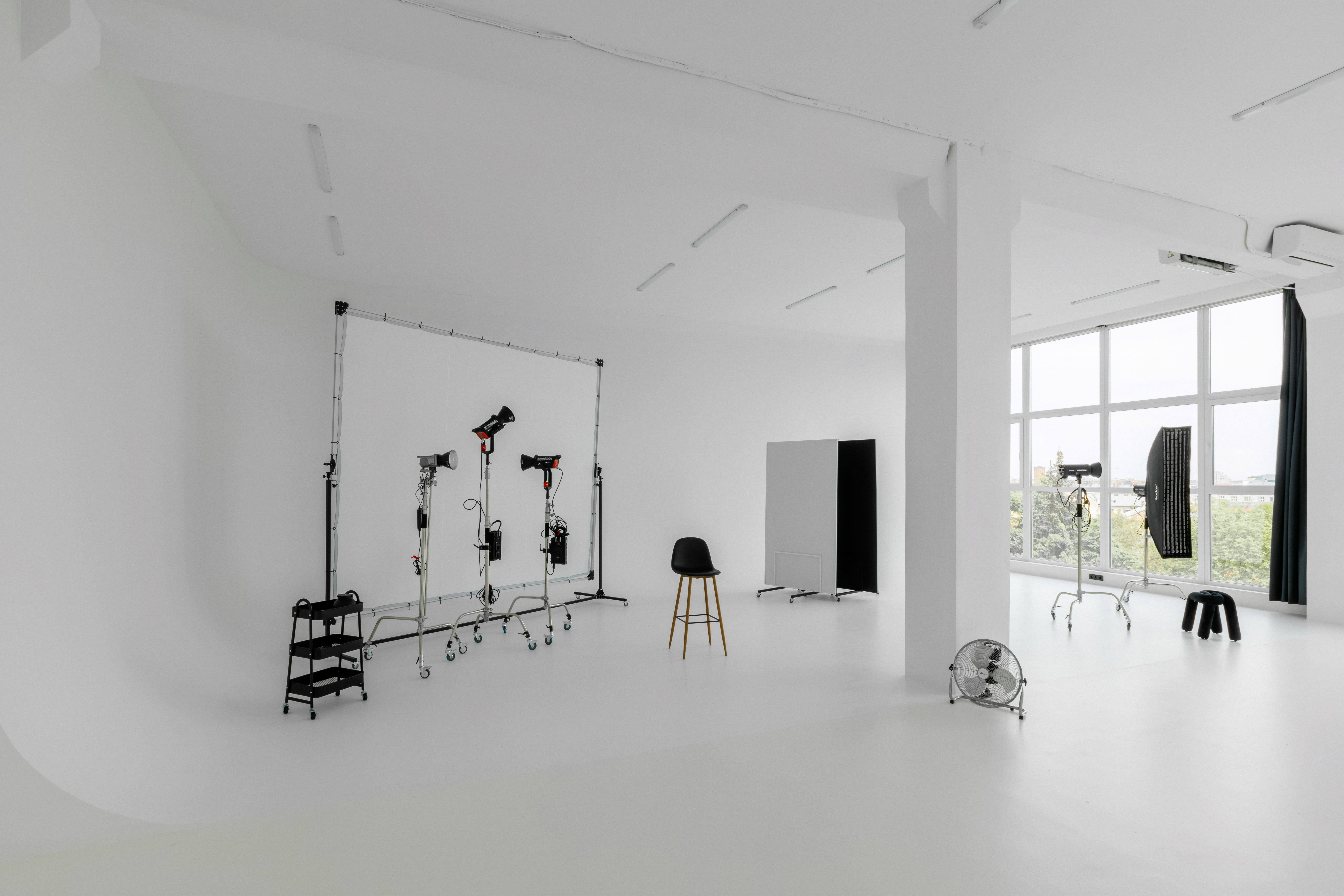 White Space | Оренда фотостудії Львів - Panorama Studio